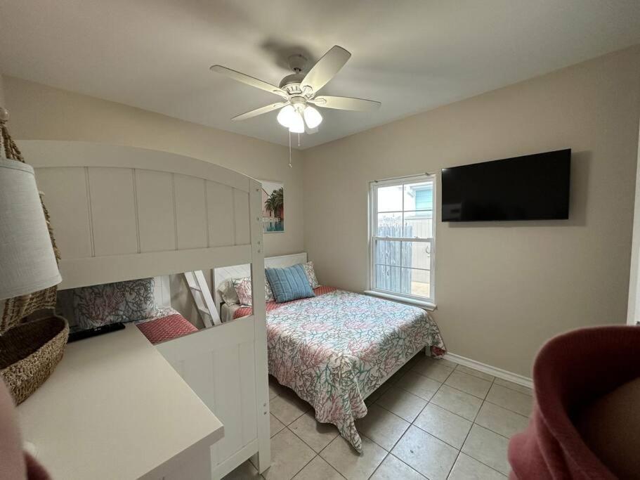 Barefoot Bungalow - Pet Friendly- 2 Bdrm Townhome Corpus Christi Exterior foto